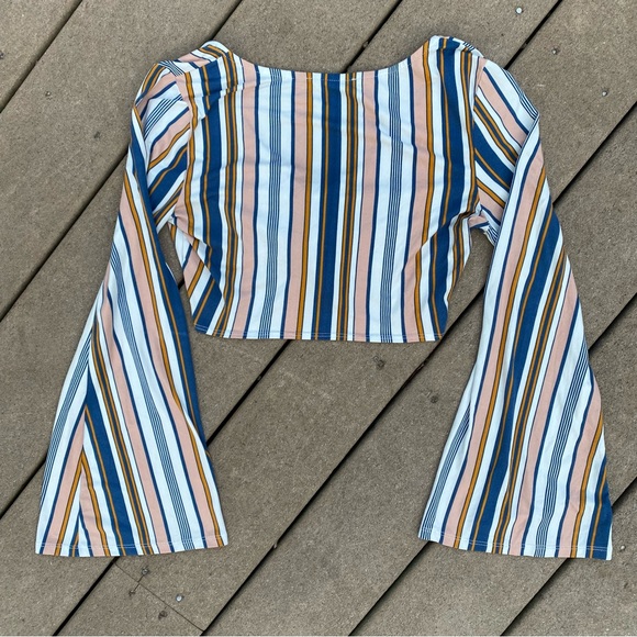 Wild Honey Bell Sleeve Front Tie Crop Top - Picture 4 of 5